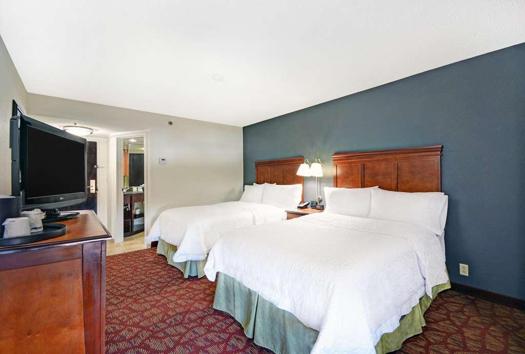 Hampton Inn Атенс Стая снимка