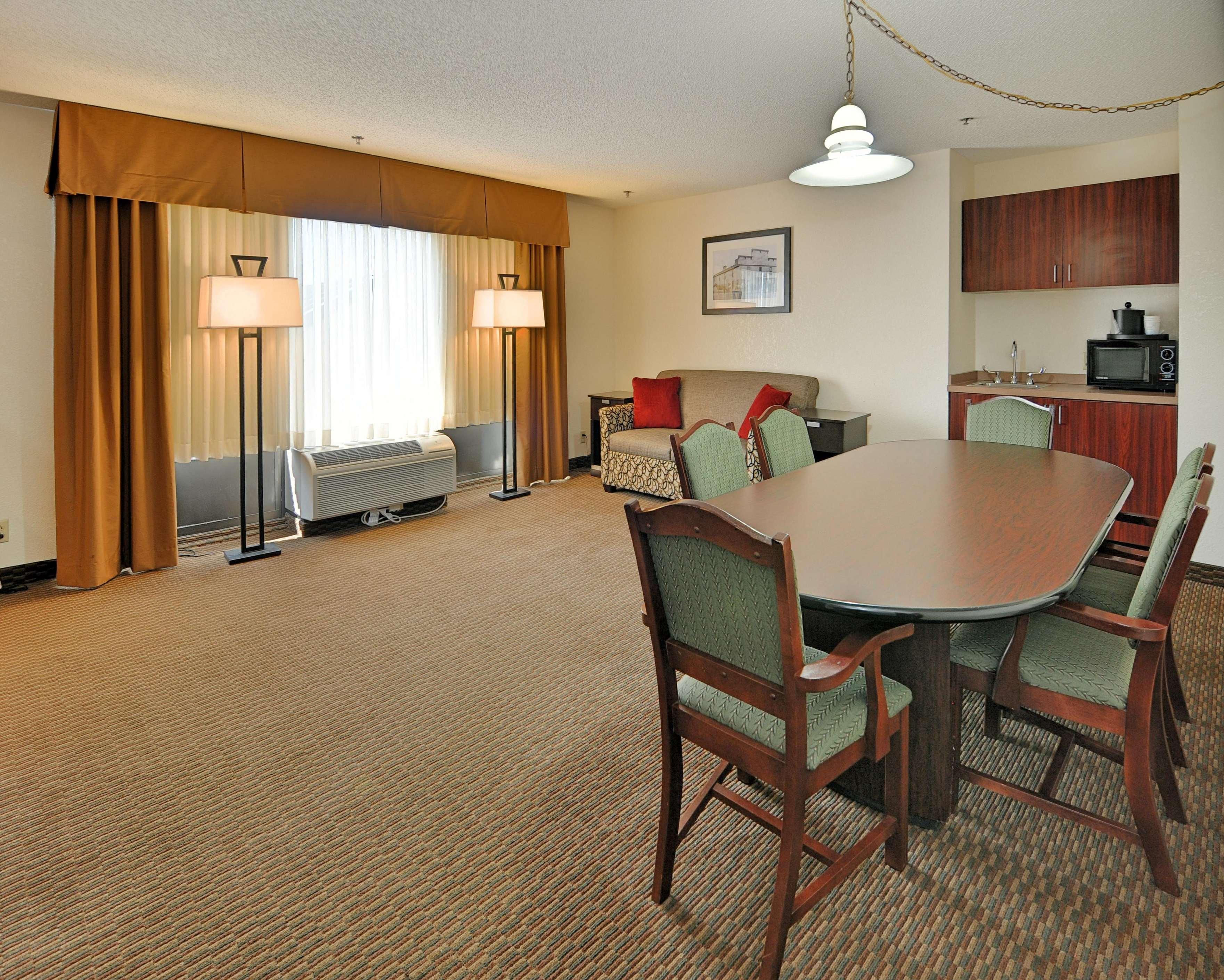 Hampton Inn Атенс Екстериор снимка