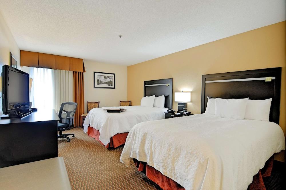 Hampton Inn Атенс Екстериор снимка