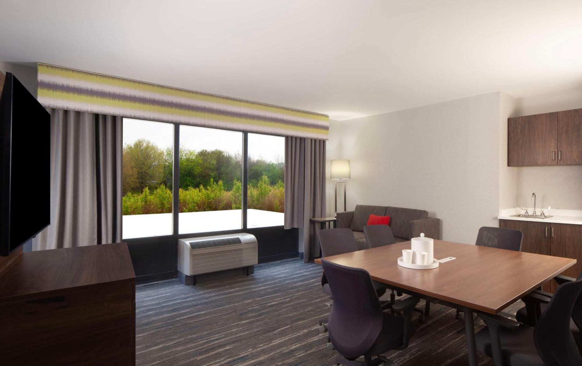 Hampton Inn Атенс Екстериор снимка