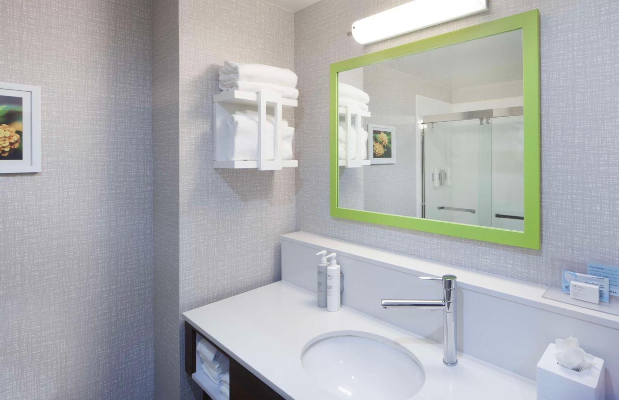 Hampton Inn Атенс Екстериор снимка