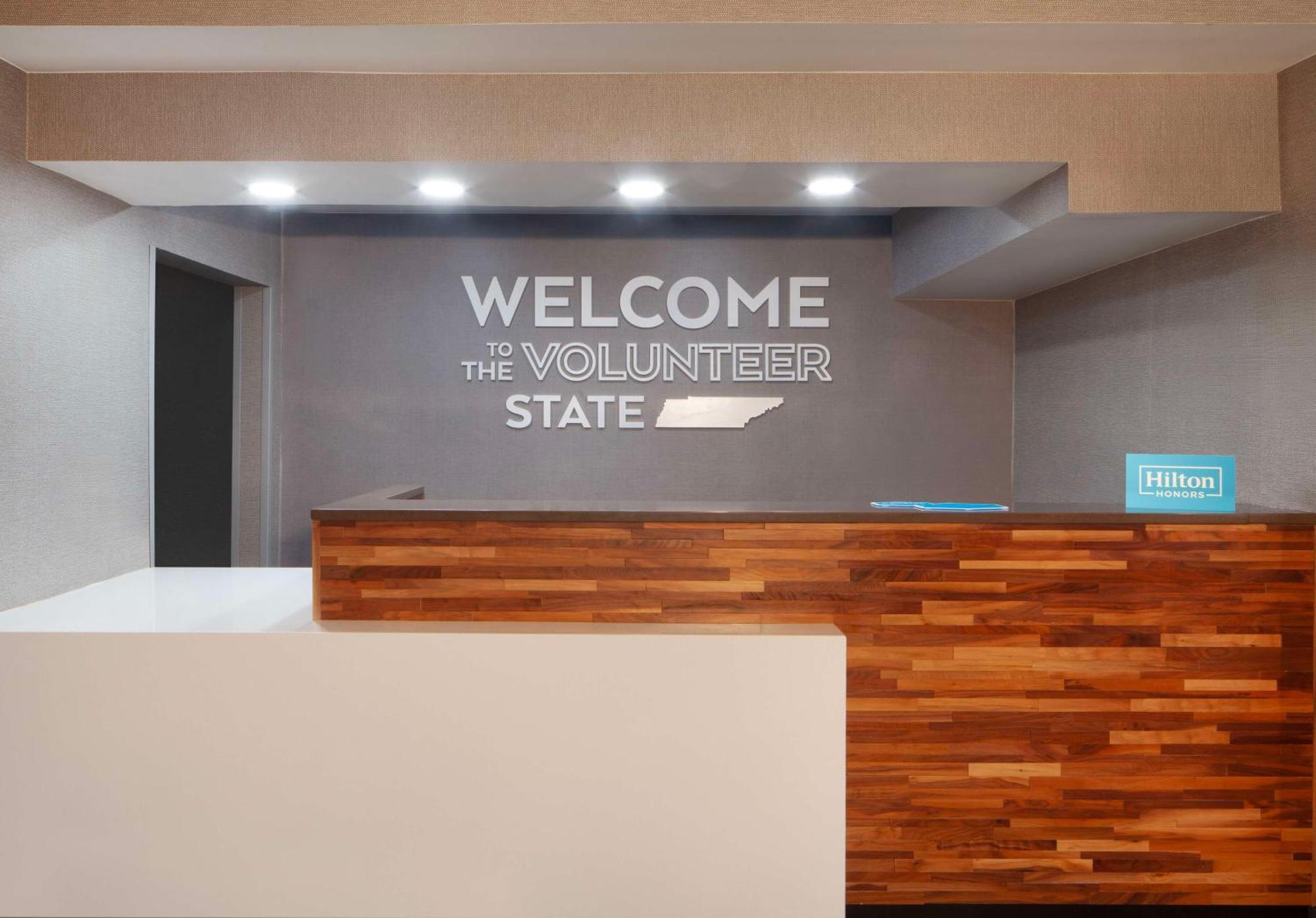 Hampton Inn Атенс Екстериор снимка