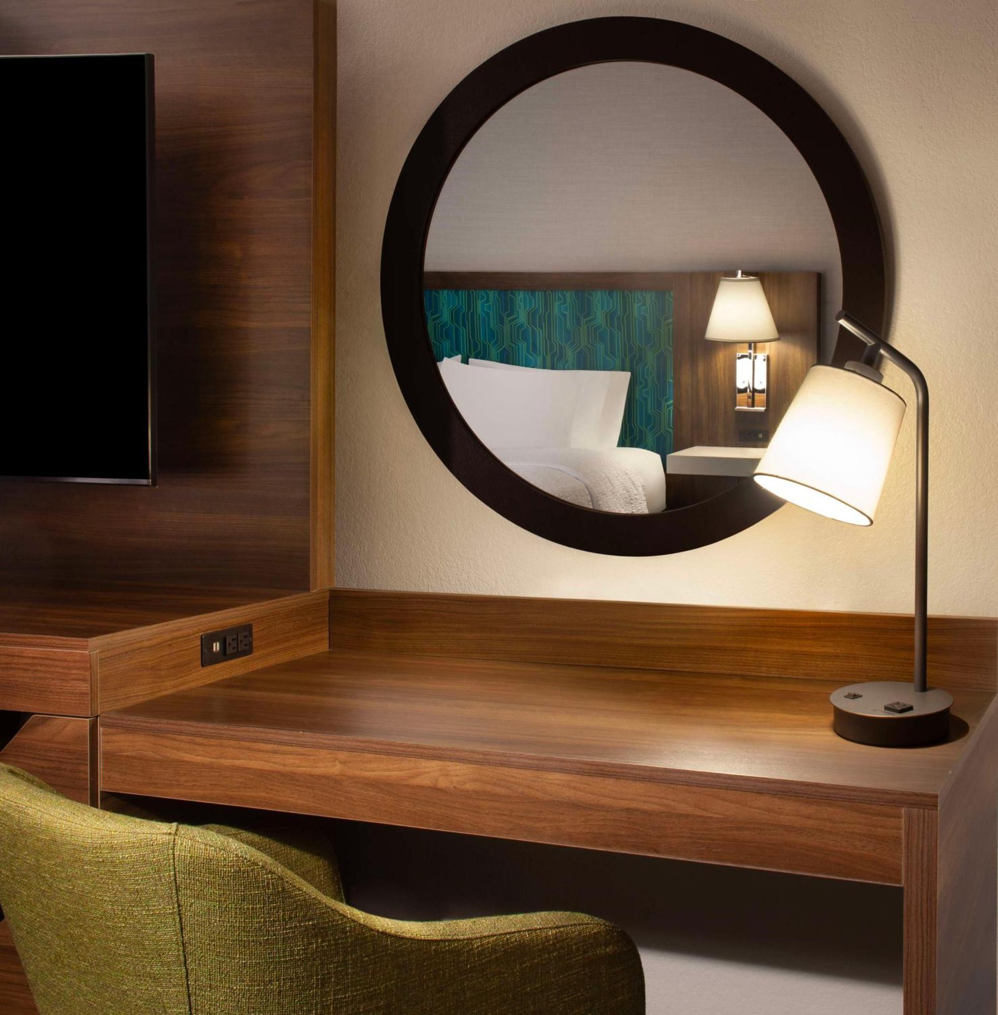Hampton Inn Атенс Екстериор снимка
