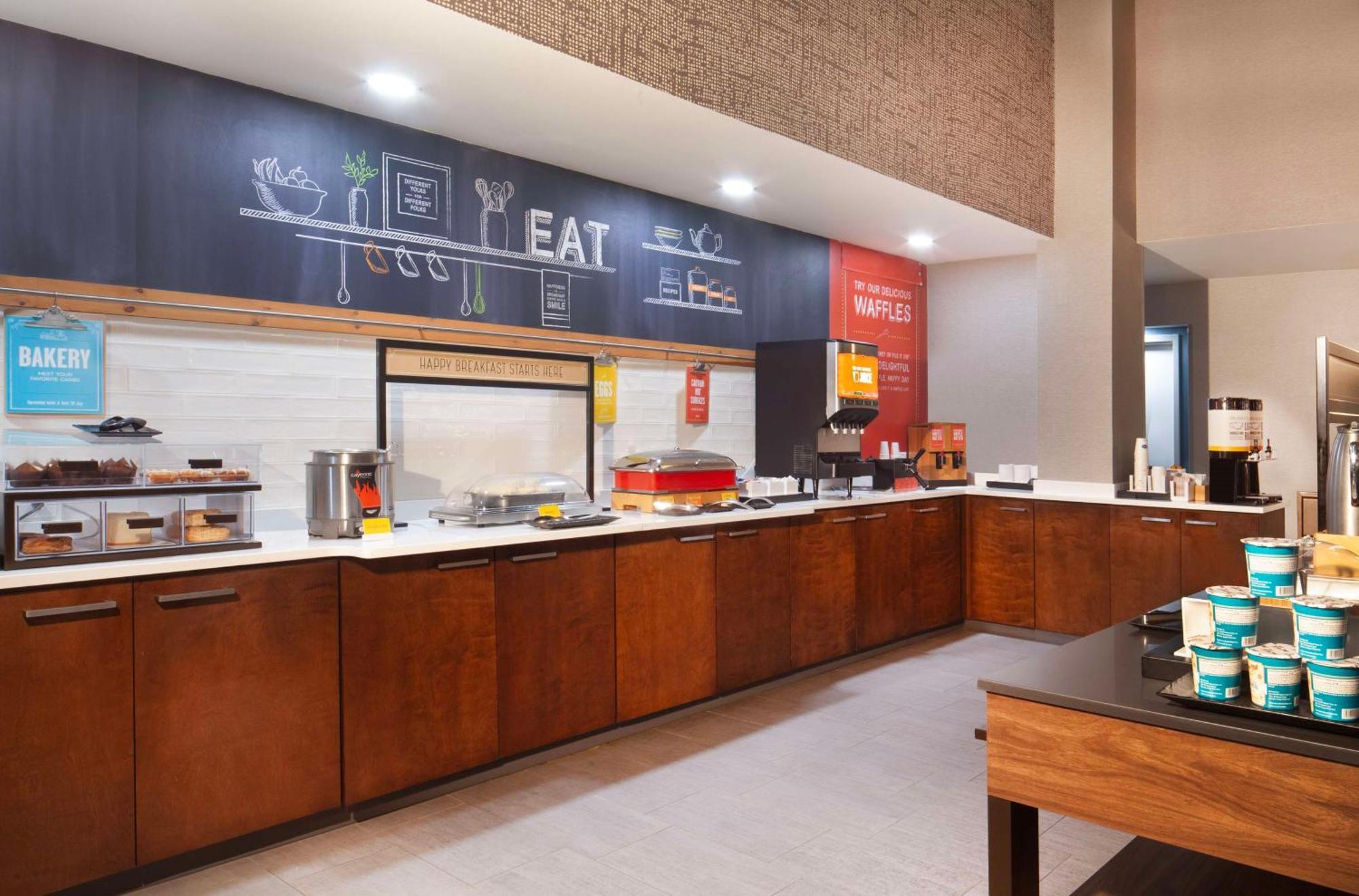 Hampton Inn Атенс Екстериор снимка